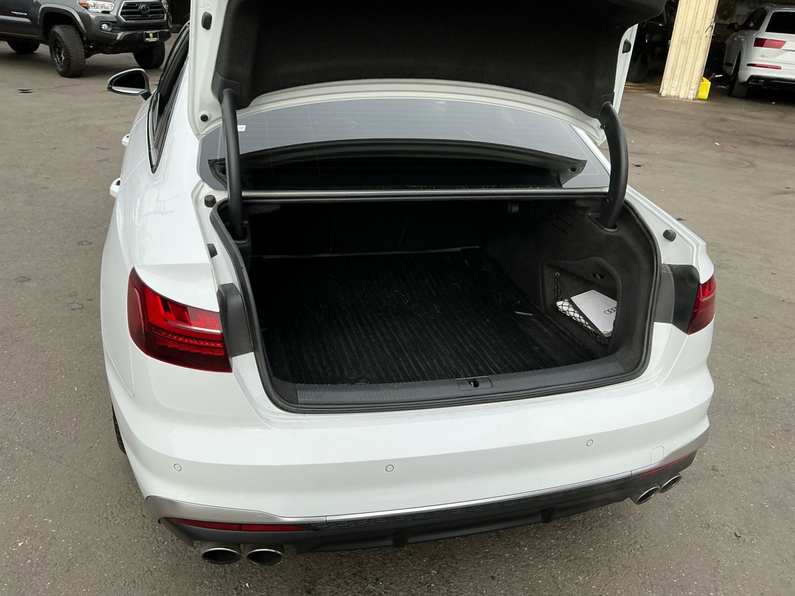 Used 2022 Audi S4 Premium Plus image 25