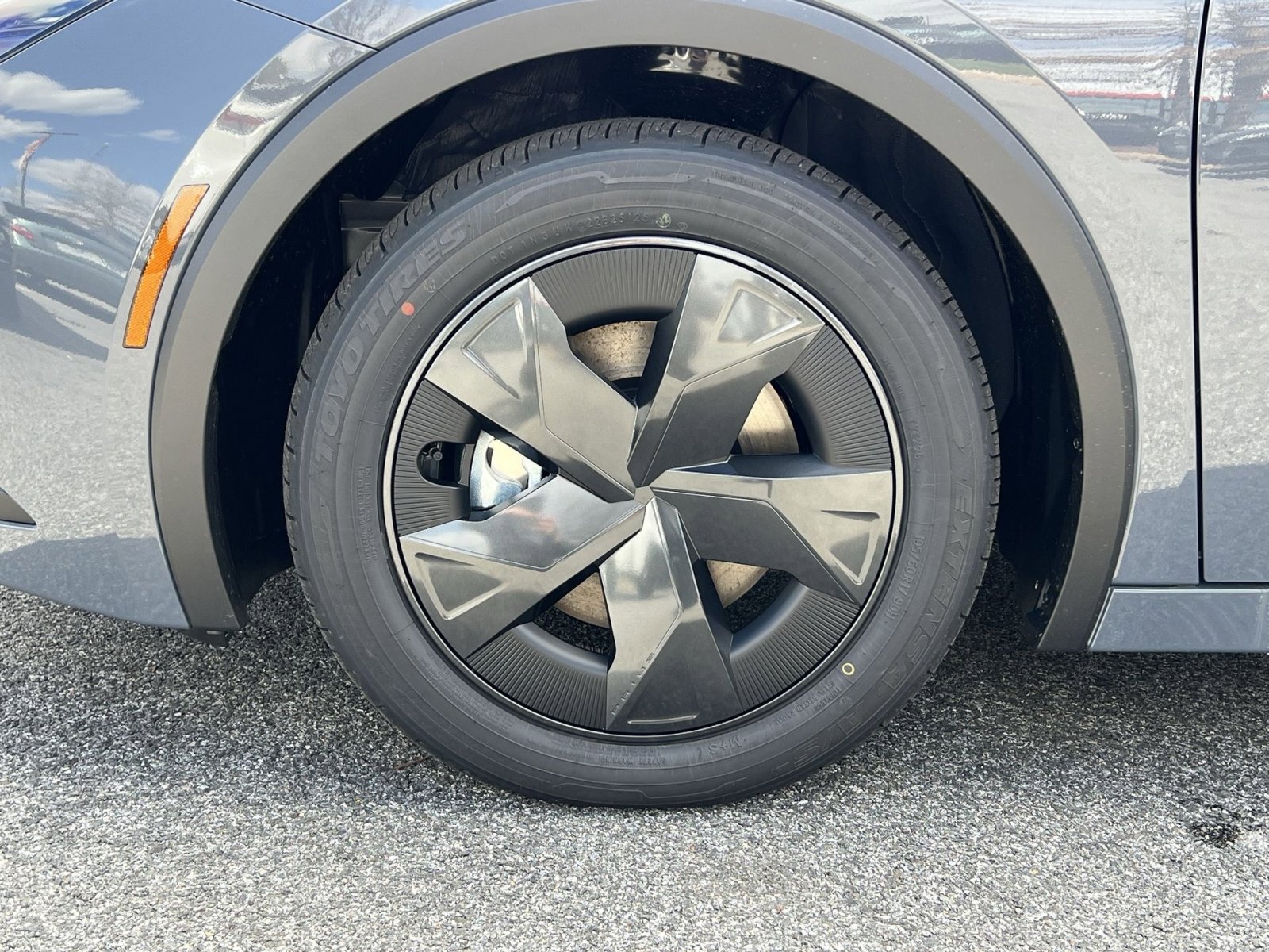 New 2026 Toyota Prius Plug-In Hybrid FWD image 5