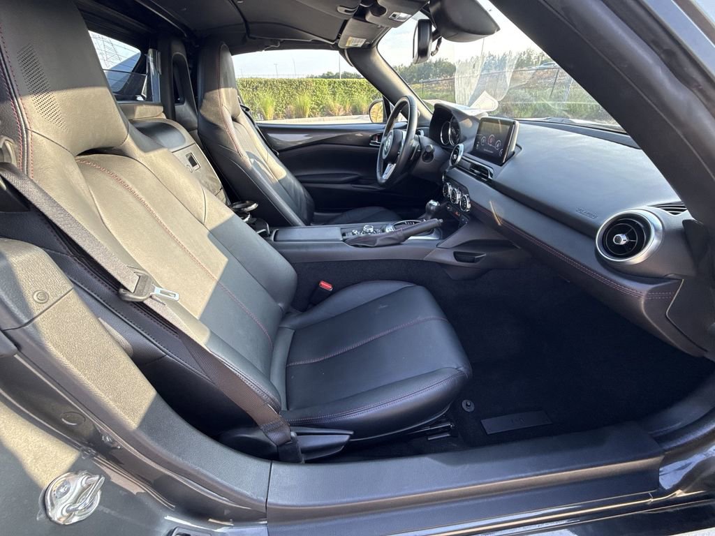 Used 2019 MAZDA MX-5 Miata RF Grand Touring RWD image 15