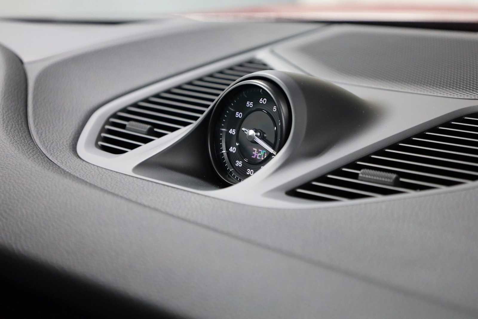 New 2025 Porsche Cayenne Coupe image 23