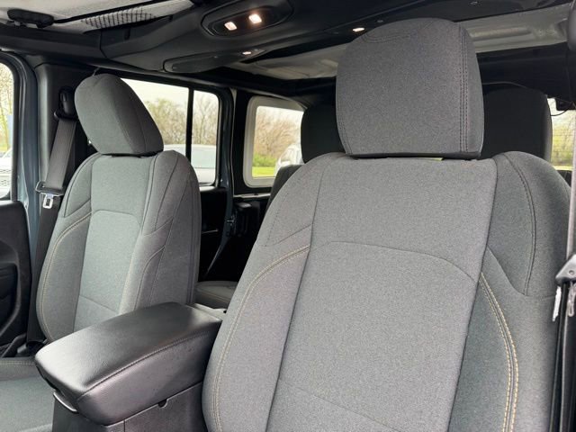 Used 2024 Jeep Wrangler Sport S image 17