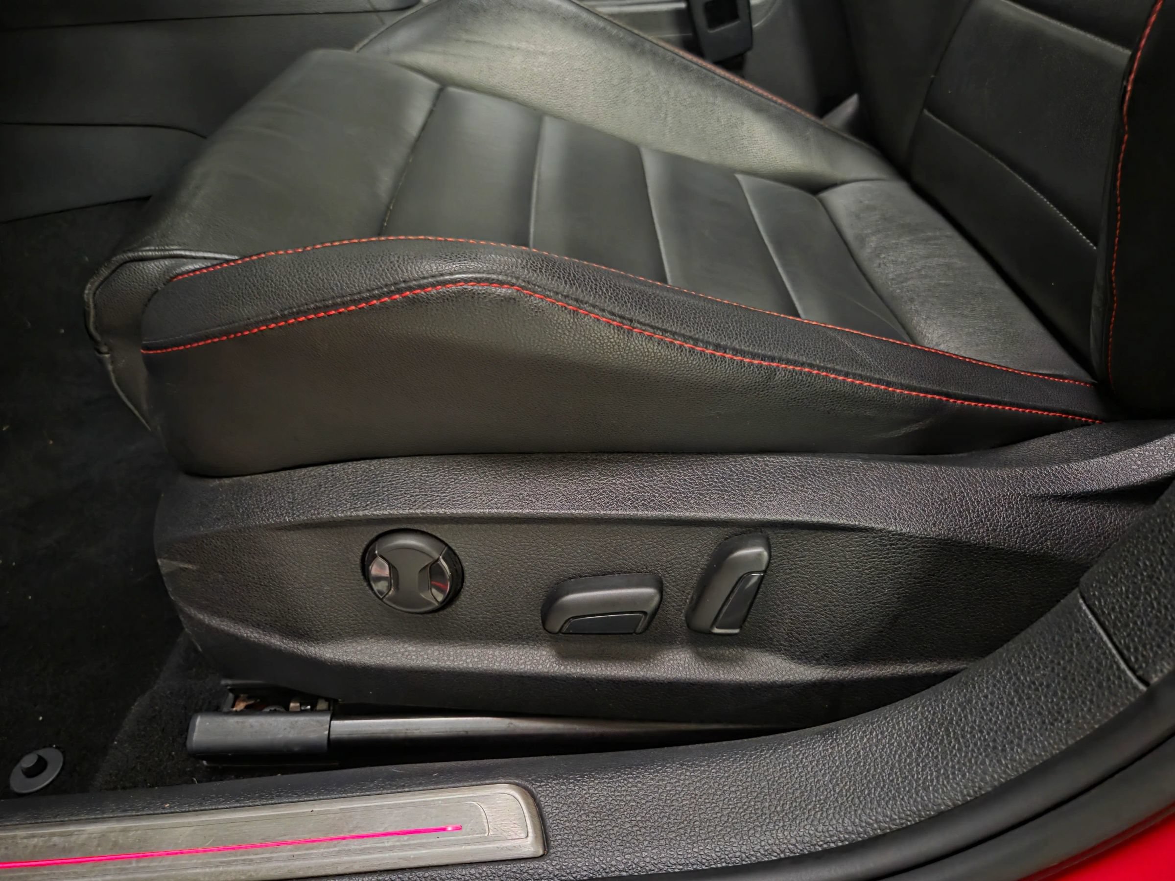 Used 2016 Volkswagen GTI Autobahn w/ Lighting Package (SEL) FWD image 15