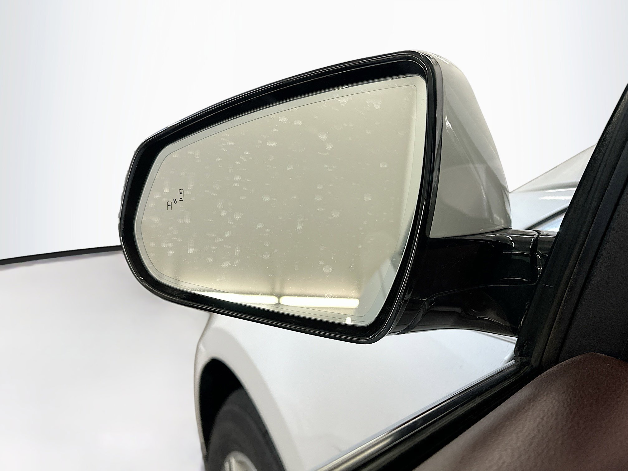 Used 2015 Cadillac SRX Luxury w/ Driver Awareness Package image 16