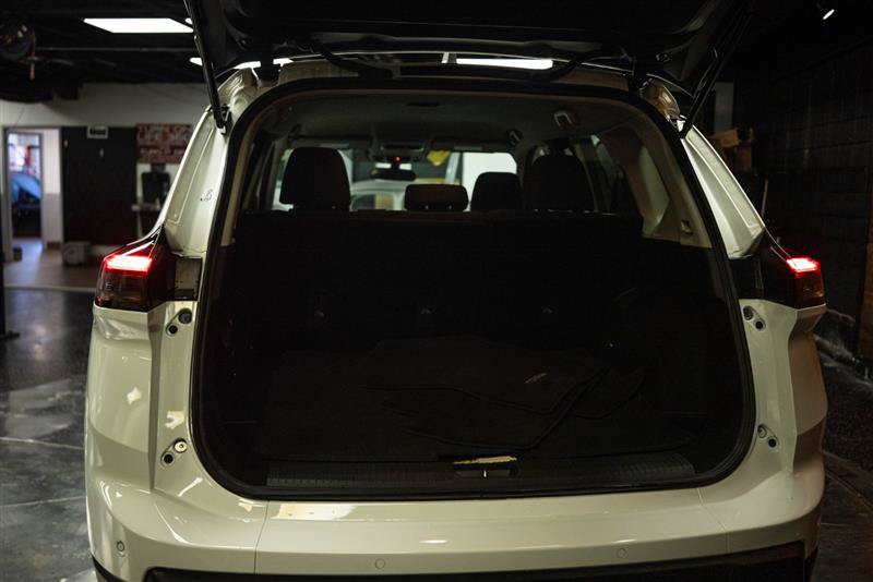 Used 2024 Nissan Rogue S AWD/4WD image 7