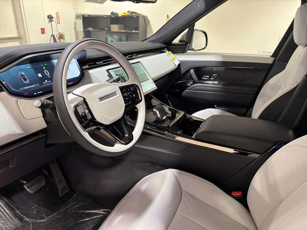 New 2026 Land Rover Range Rover Sport Dynamic SE AWD/4WD image 10