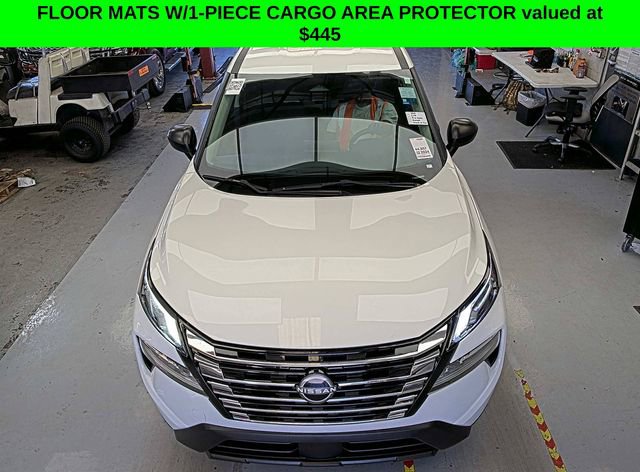 Used 2024 Nissan Rogue S image 2