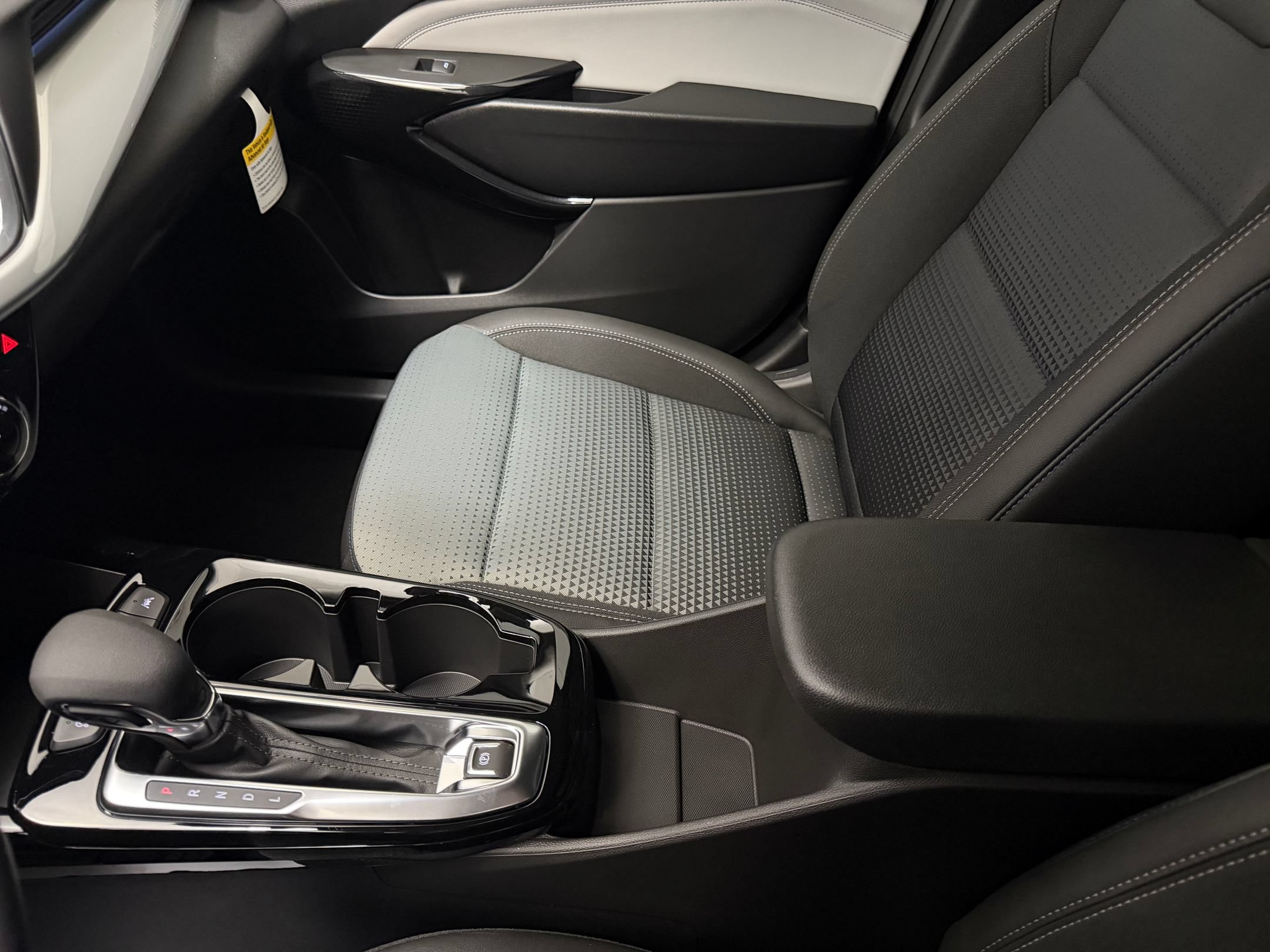 New 2026 Chevrolet Trax LT w/ Midnight Edition FWD image 18