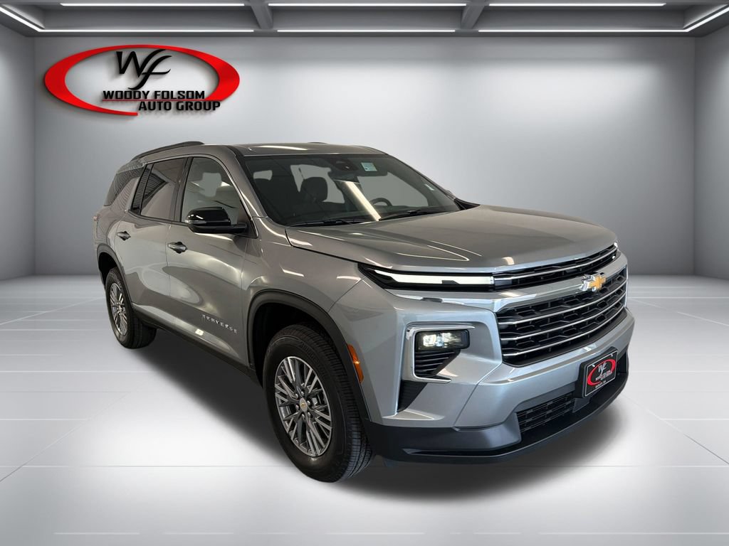 New 2027 Chevrolet Traverse LT w/ LPO, Floor Liner Package FWD image 3