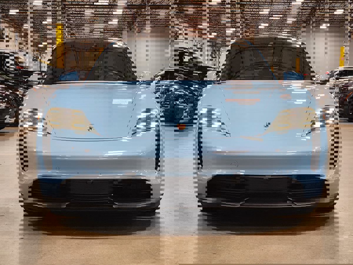 Used 2021 Porsche Taycan image 2