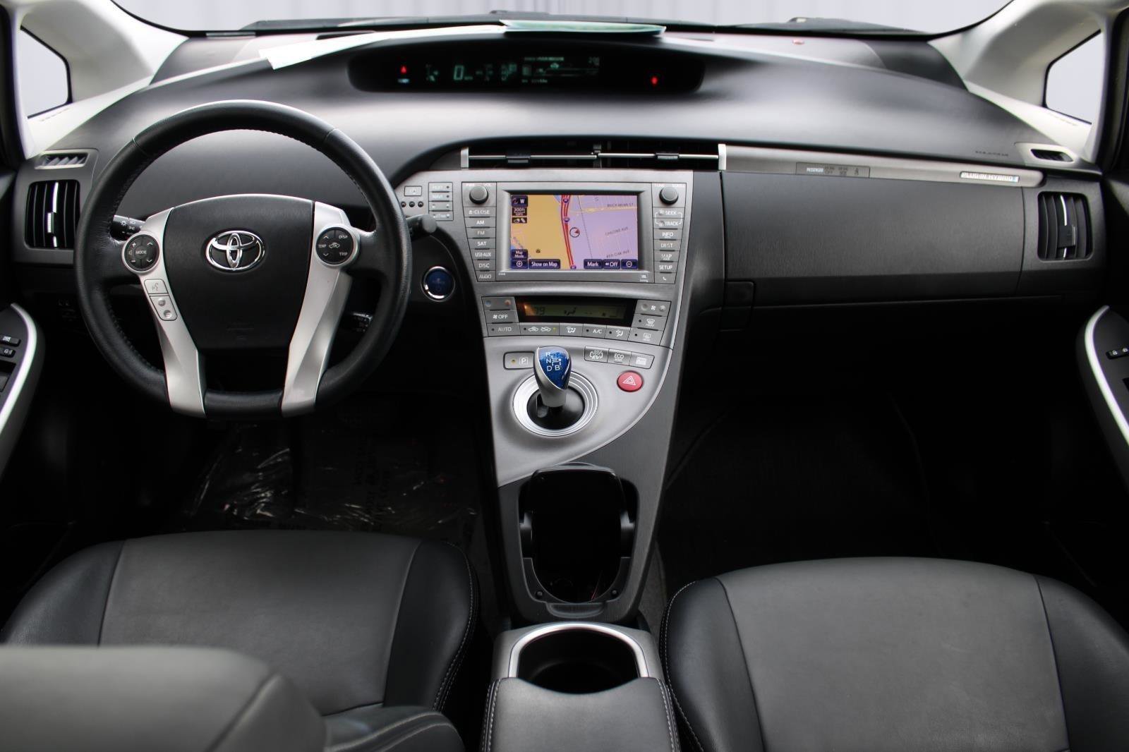Used 2015 Toyota Prius Prime Advanced image 2