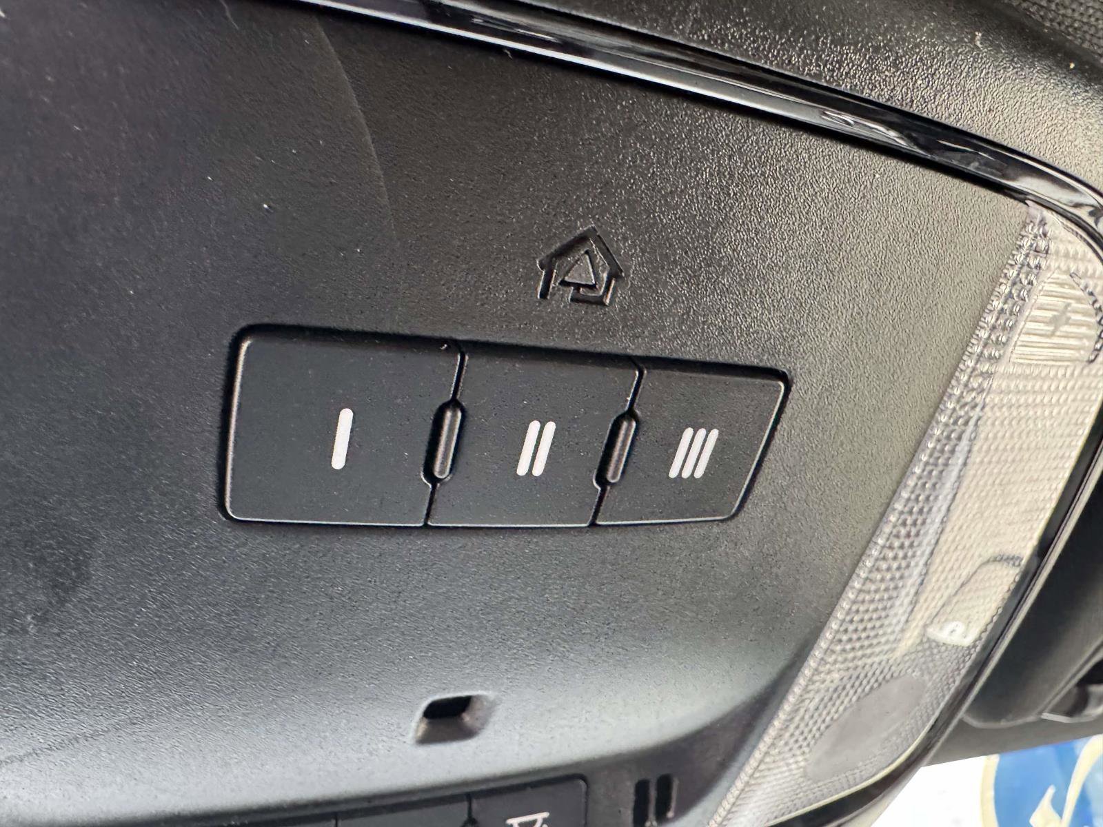 Used 2022 Dodge Durango R/T w/ Blacktop Package image 35