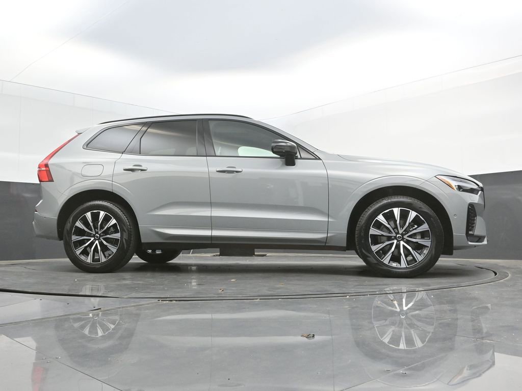 Used 2024 Volvo XC60 B5 Plus AWD/4WD image 36