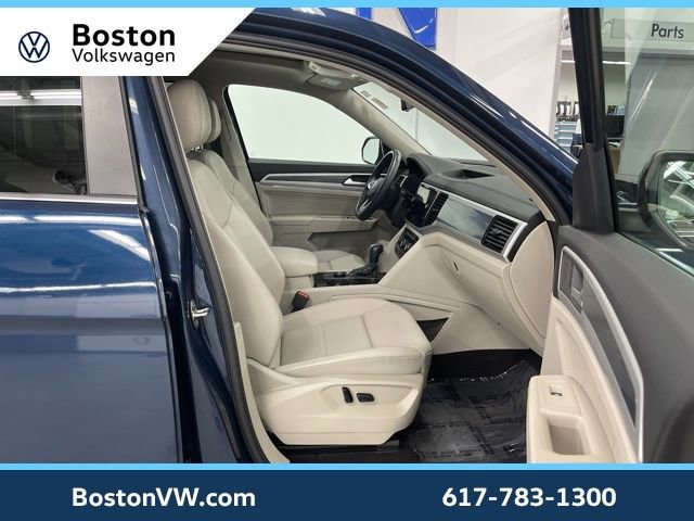 Certified 2022 Volkswagen Atlas SEL R-Line image 15