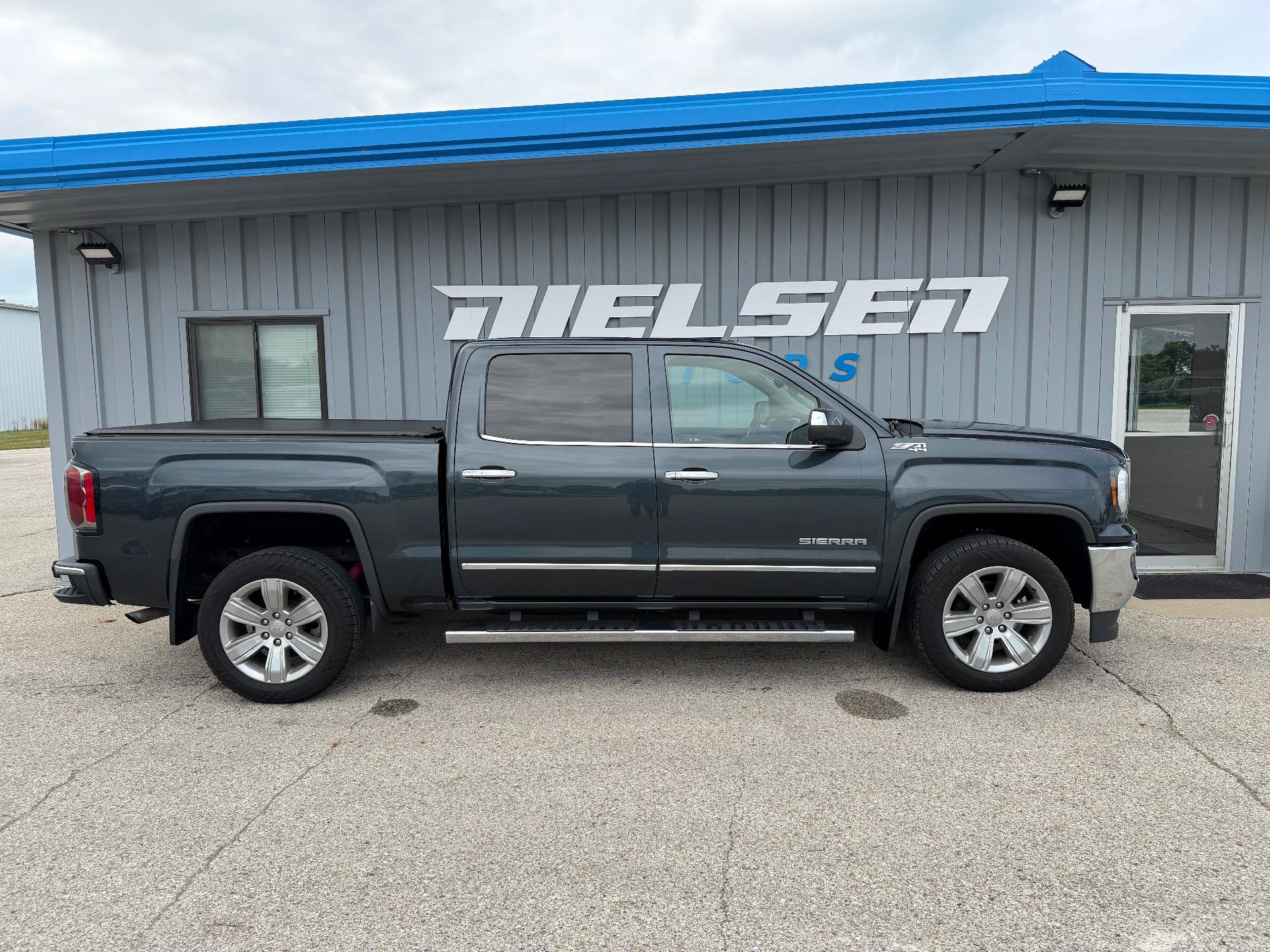 Used 2018 GMC Sierra 1500 SLT AWD/4WD image 5