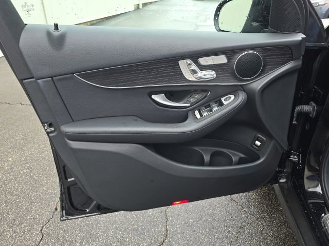 Used 2022 Mercedes-Benz GLC 300 4MATIC w/ Premium Package Lite image 19