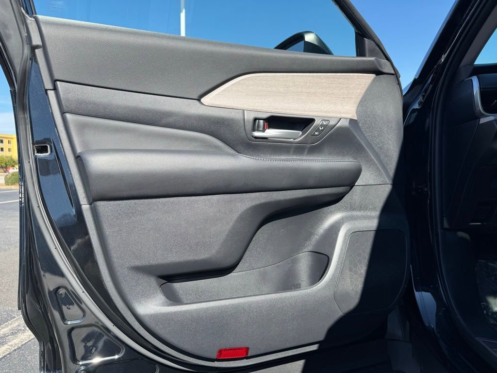 Used 2024 Toyota Grand Highlander Platinum image 14