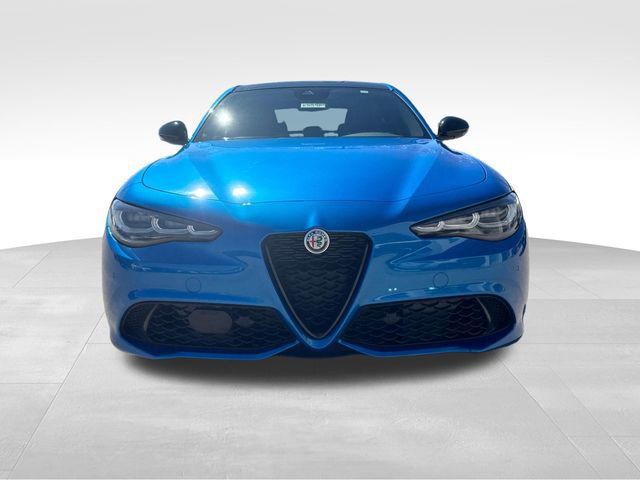 Used 2024 Alfa Romeo Giulia Veloce video 2