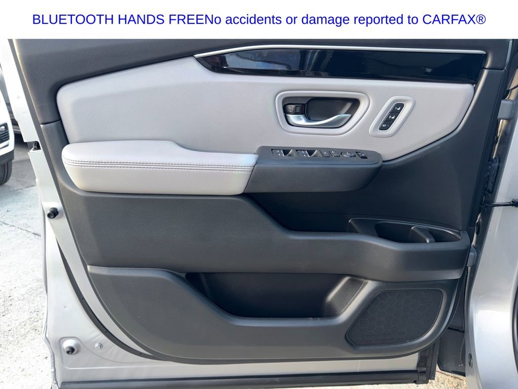 Used 2025 Honda Pilot EX-L image 11