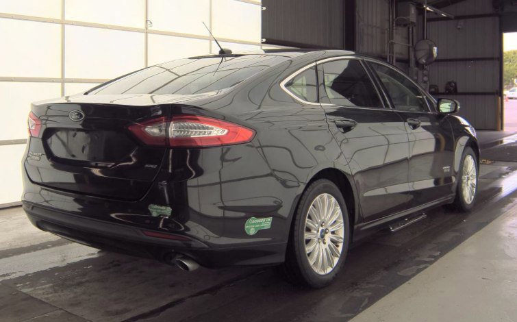 Used 2015 Ford Fusion Energi SE w/ Driver Assist Package FWD image 2