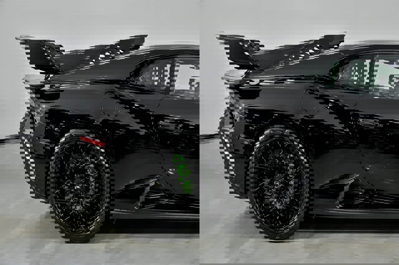 Used 2022 Lamborghini Huracan STO image 13