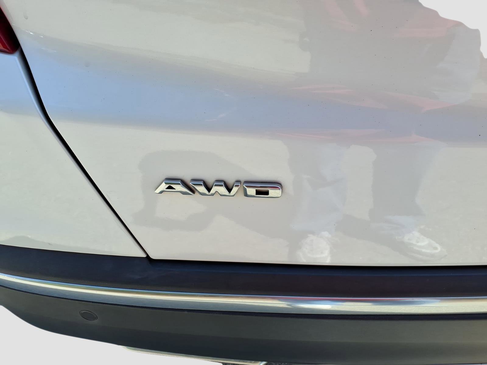 Used 2017 Cadillac XT5 Platinum w/ Driver Assist Package image 10