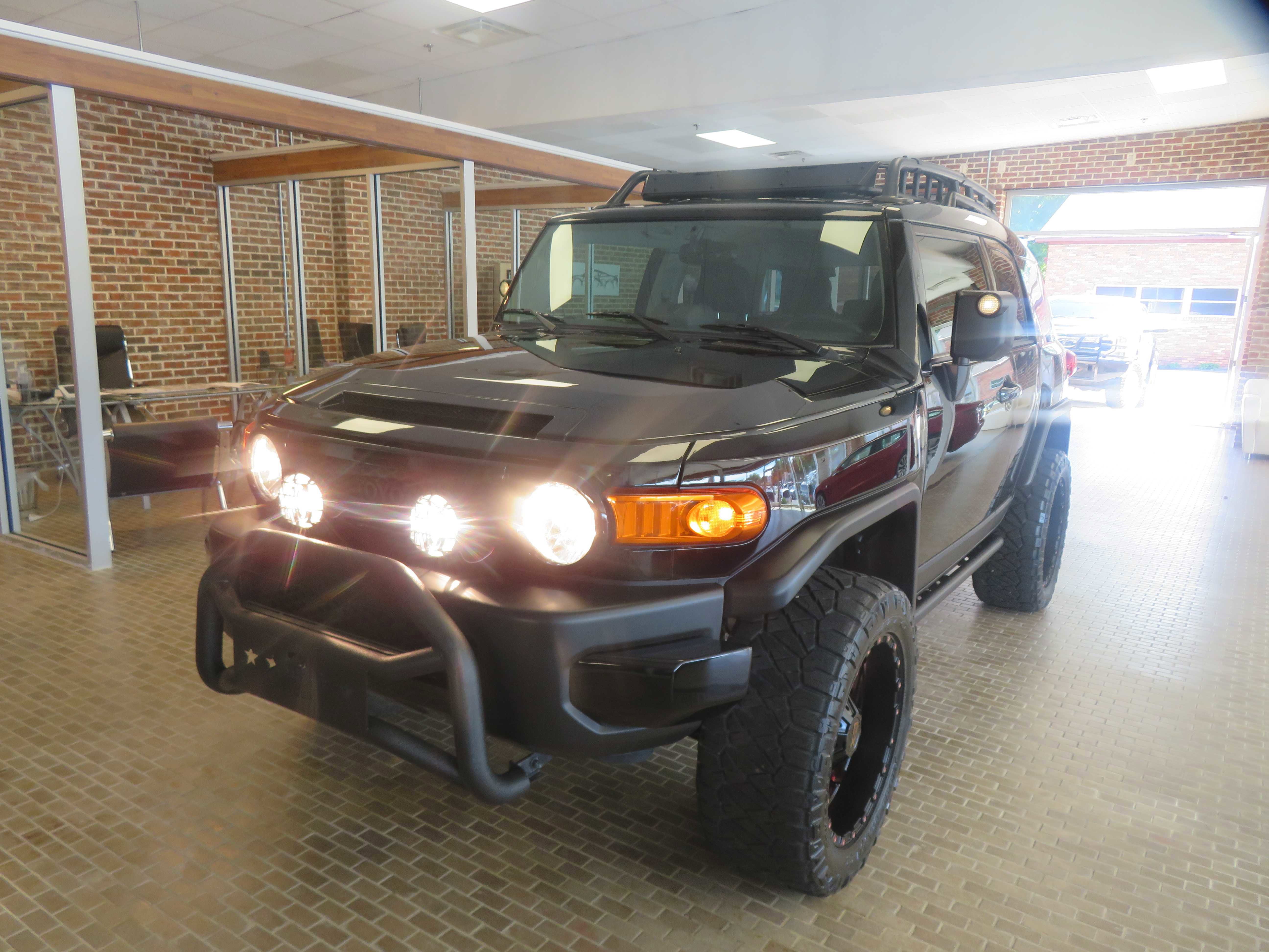 Used 2014 Toyota FJ Cruiser 4WD w/ Upgrade Package image 77