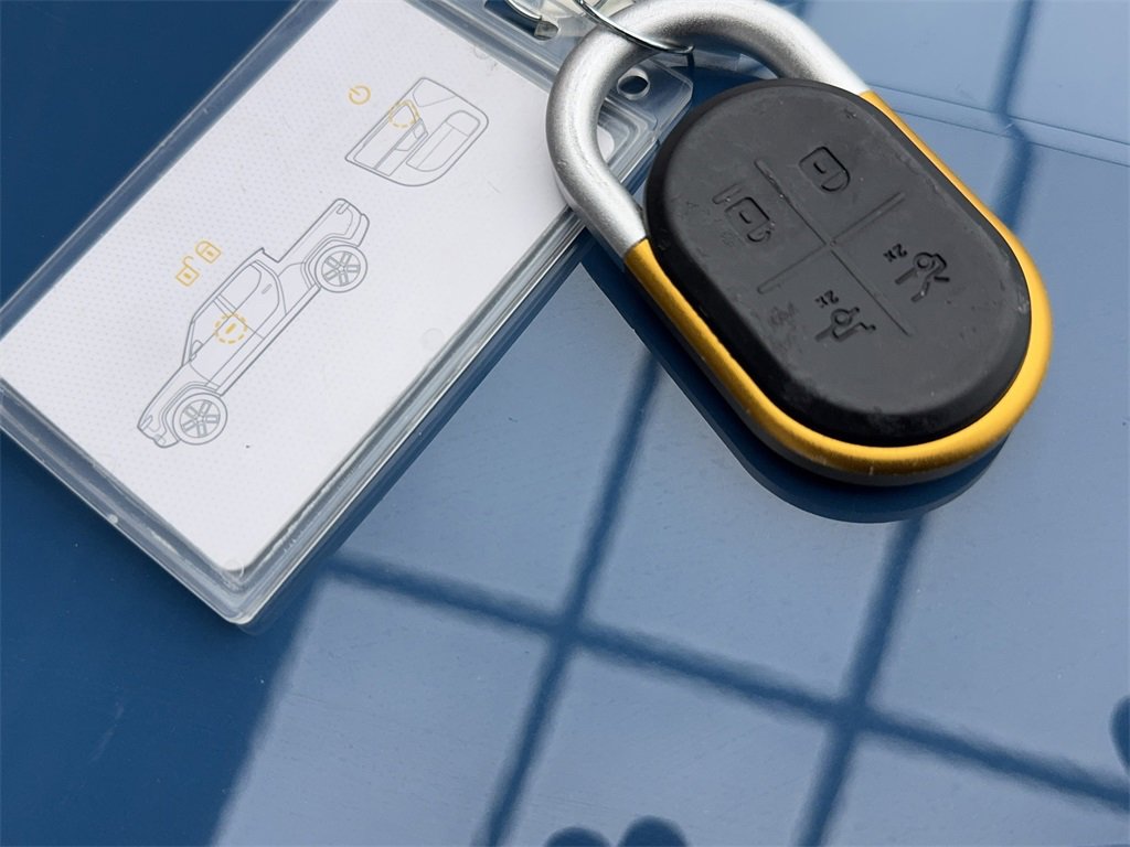 Used 2022 Rivian R1T Adventure image 65