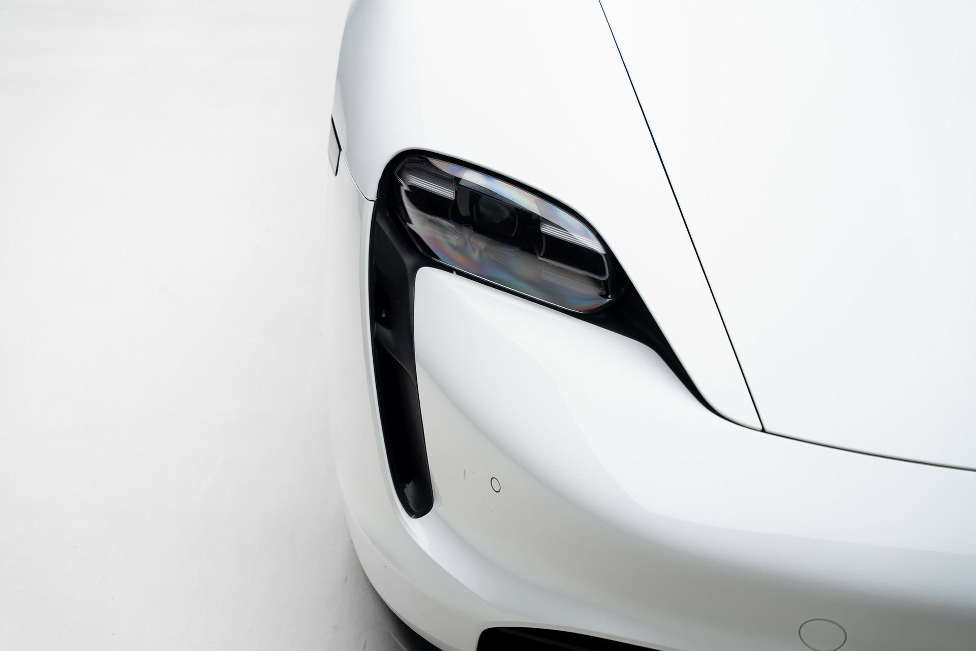 Used 2022 Porsche Taycan image 11