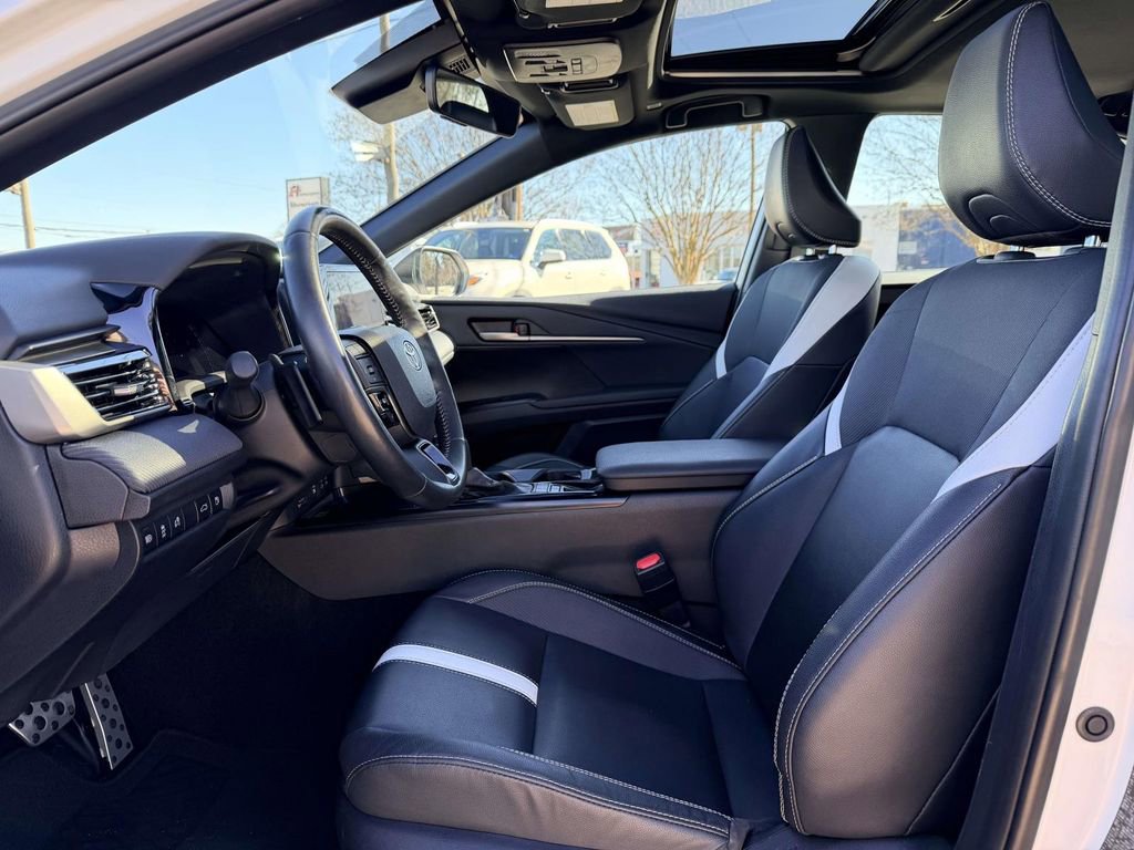 Certified 2025 Toyota Camry SE w/ Convenience Package image 19