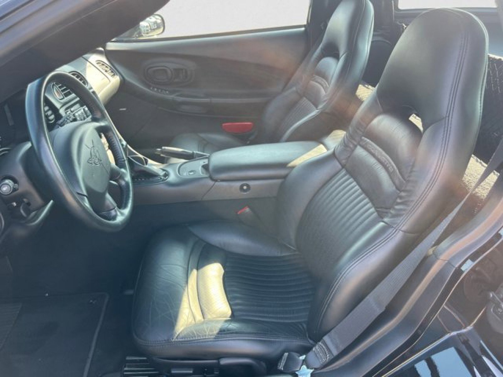 Used 2004 Chevrolet Corvette Coupe w/ Preferred Equipment Group image 11