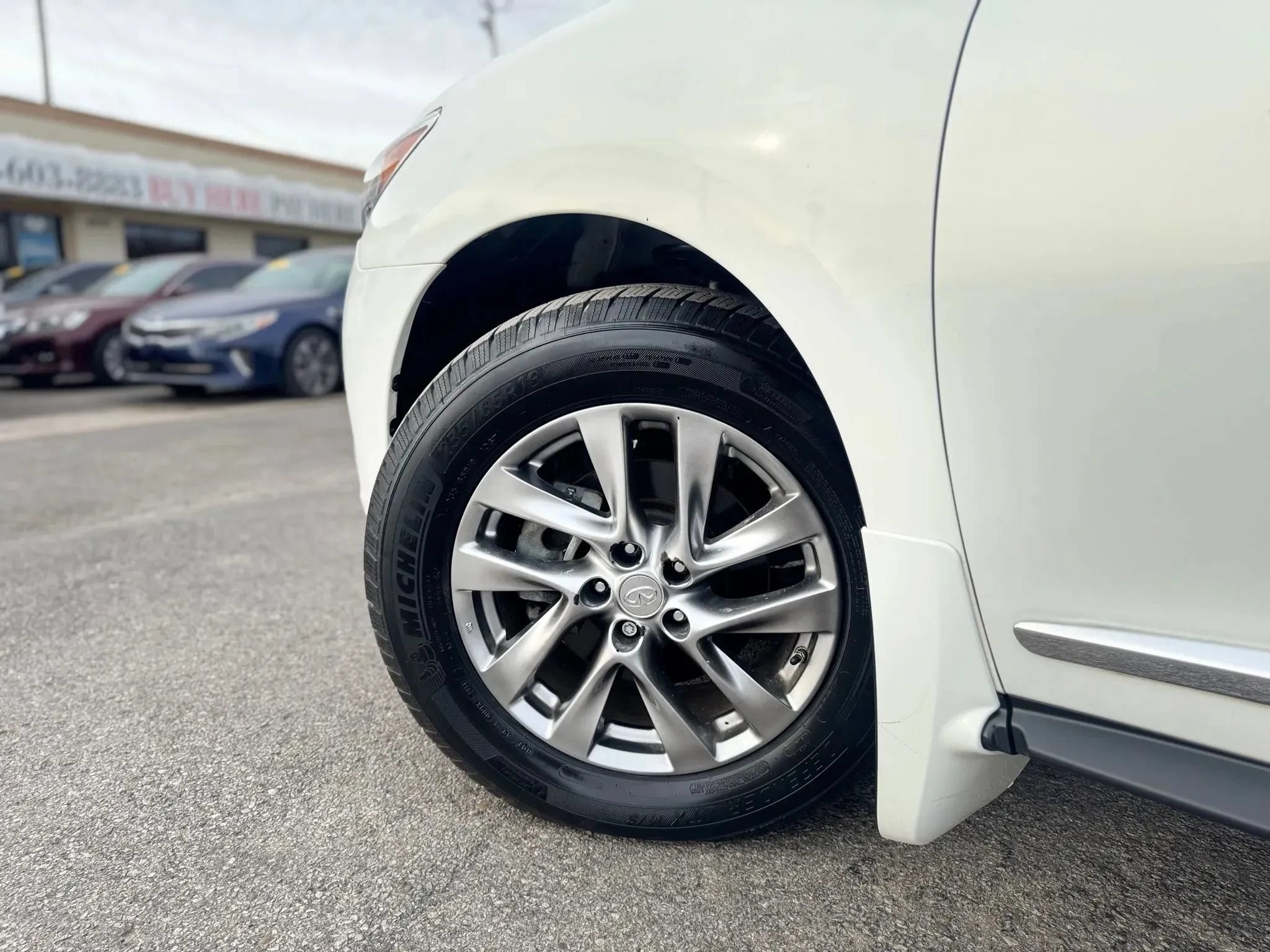 Used 2013 INFINITI JX35 FWD w/ Premium Pkg image 10