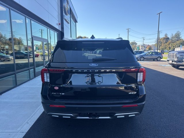 Used 2025 Ford Explorer Active w/ Active Comfort Package image 4