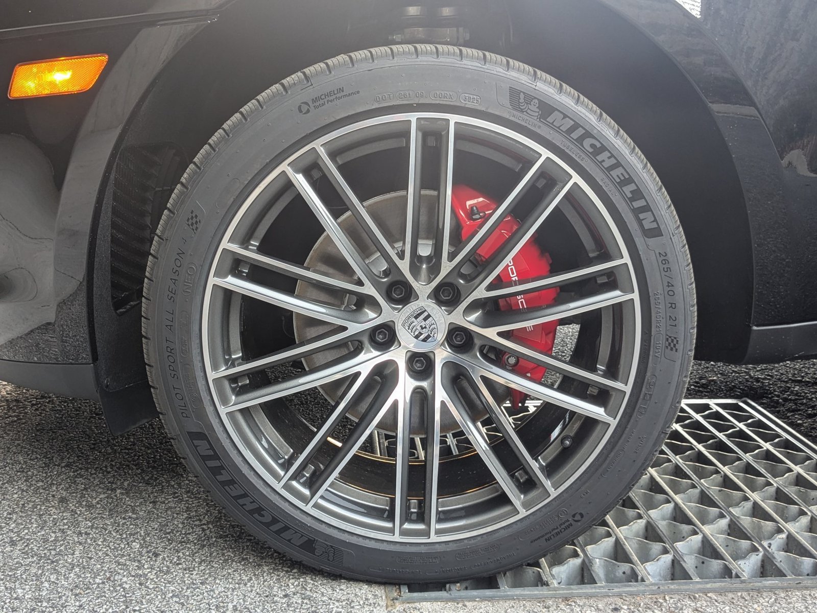 Certified 2026 Porsche Macan S AWD/4WD image 30