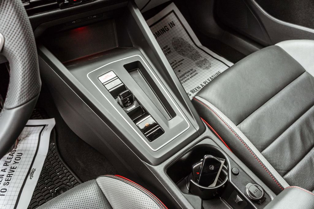 Used 2022 Volkswagen GTI Autobahn image 21