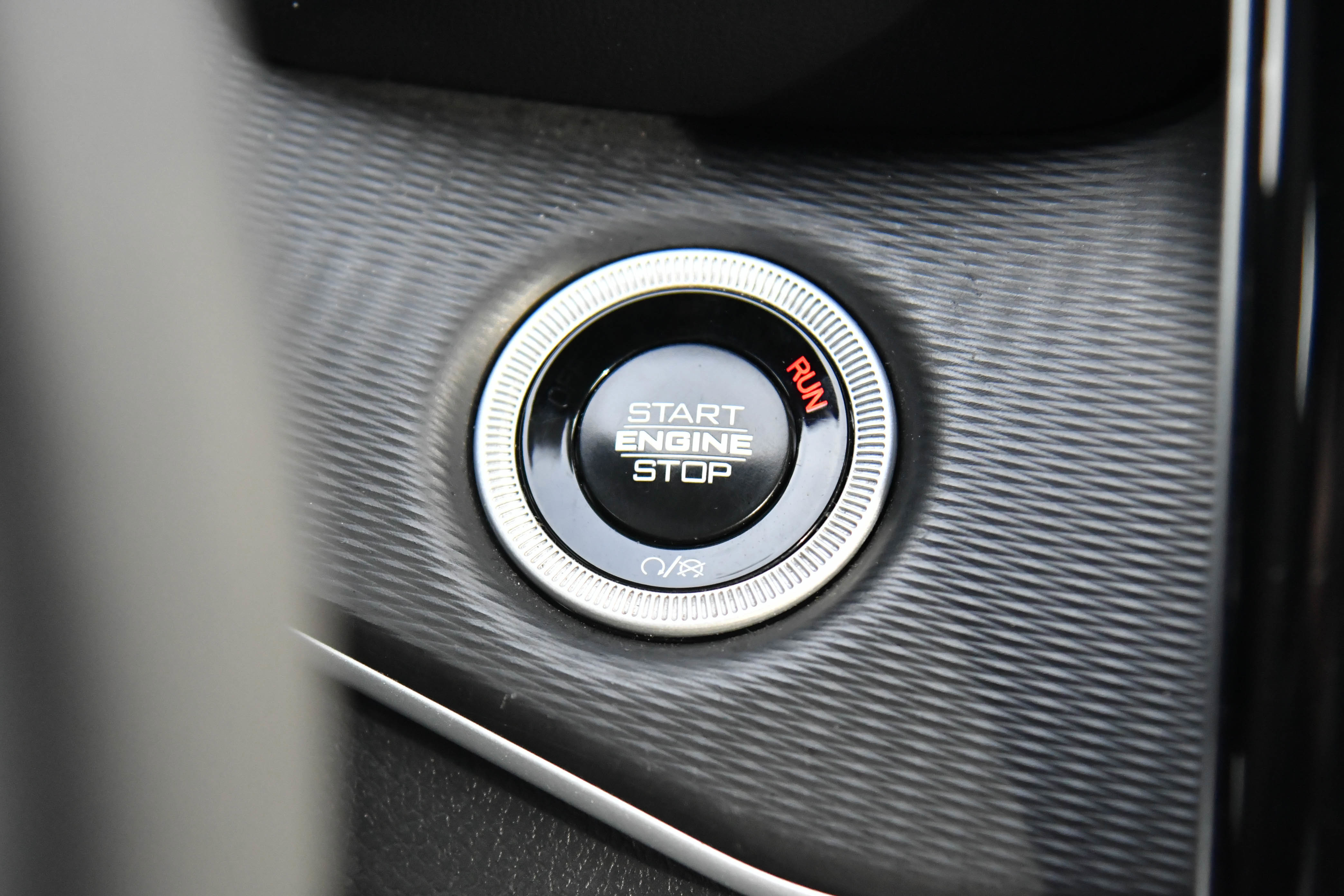 Used 2024 Jeep Grand Cherokee L Laredo image 31