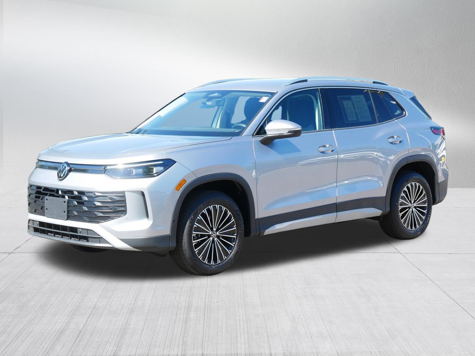 Certified 2026 Volkswagen Tiguan S AWD/4WD image 3