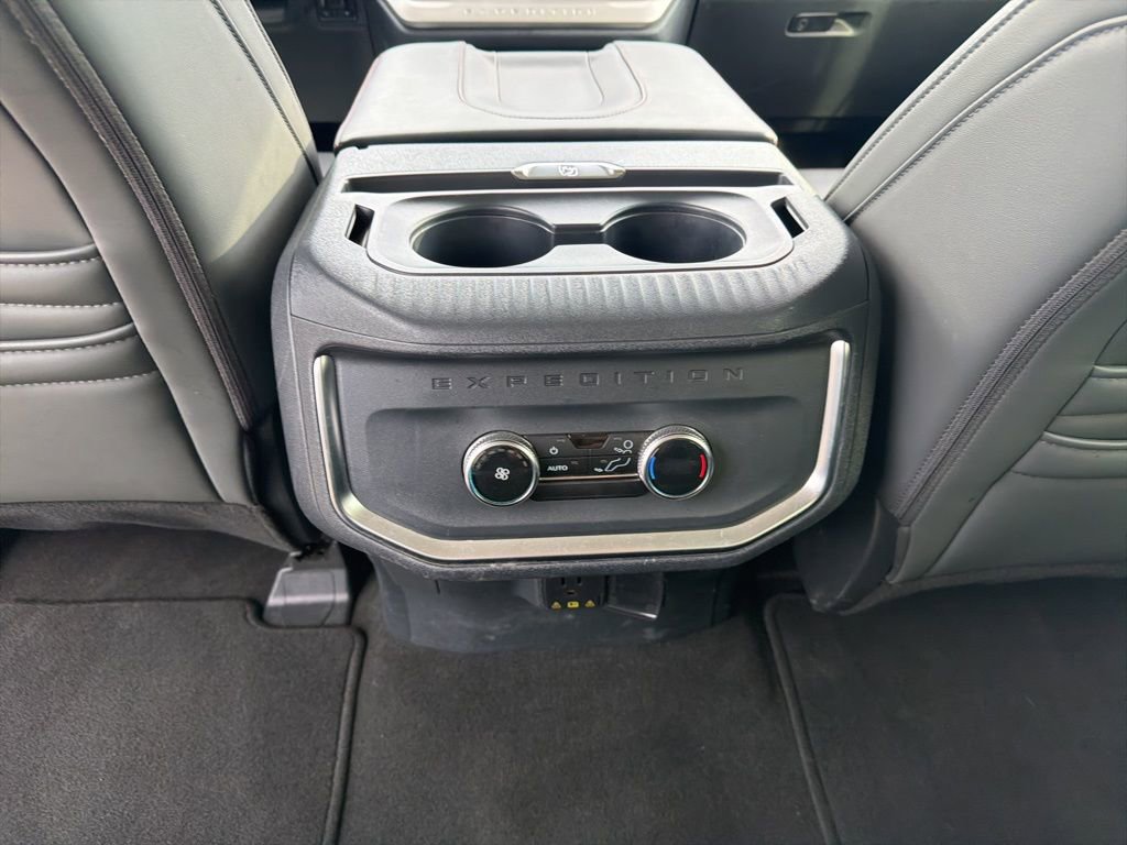 Used 2025 Ford Expedition Max Active AWD/4WD image 17