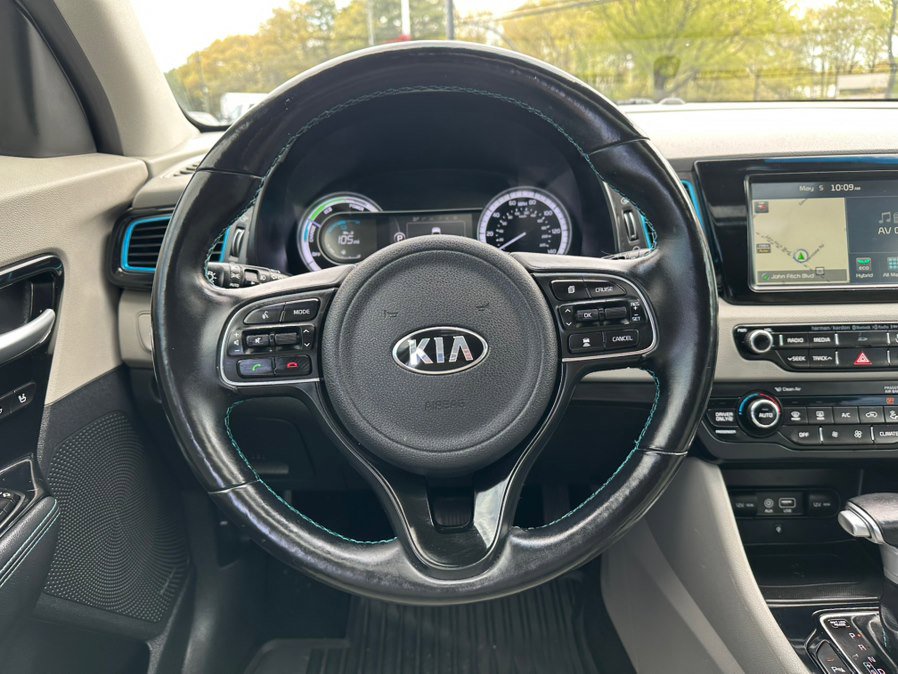 Used 2018 Kia Niro Touring FWD image 23