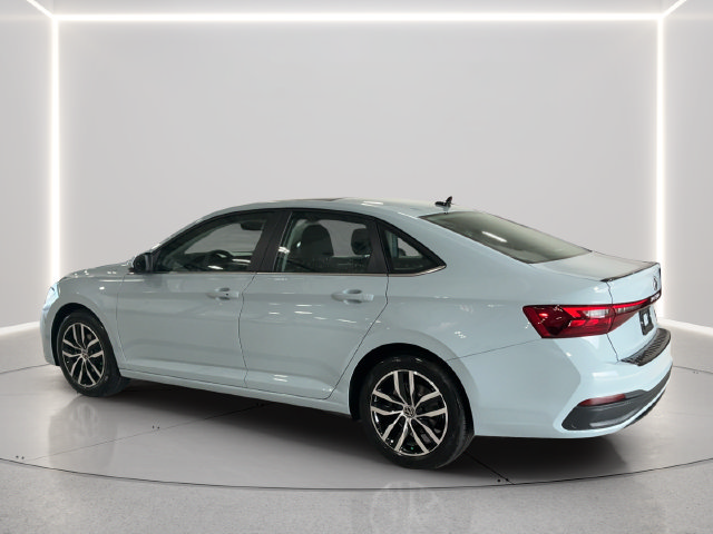 New 2027 Volkswagen Jetta SE FWD image 3
