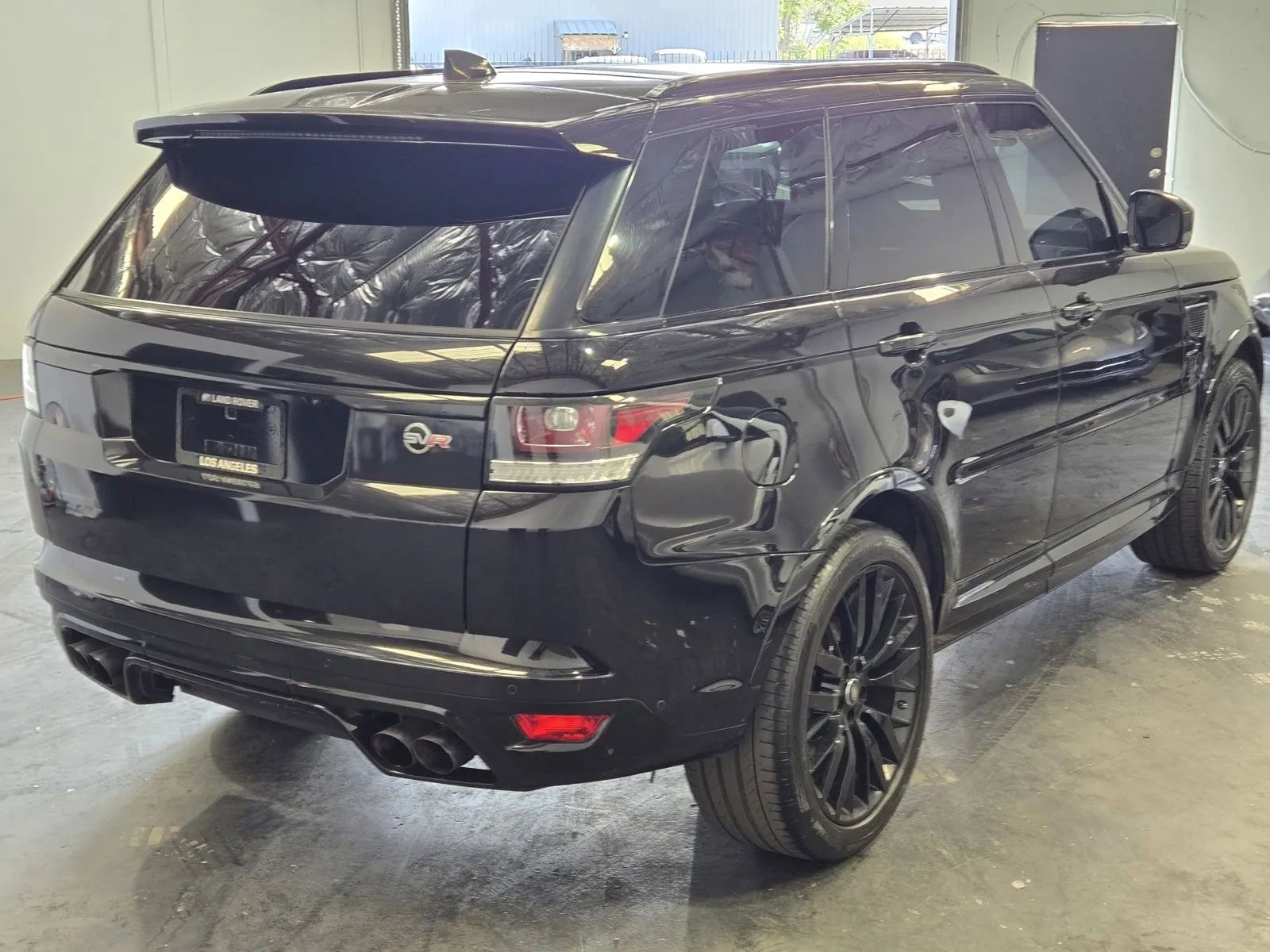 Used 2017 Land Rover Range Rover Sport SVR AWD/4WD image 4