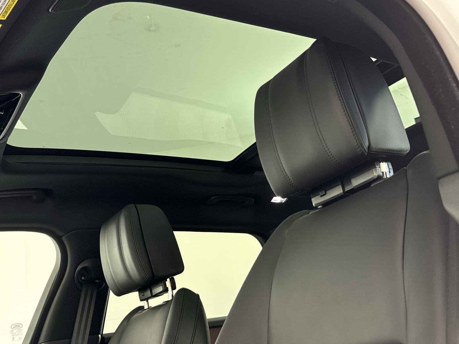 Certified 2025 Land Rover Range Rover Velar Dynamic HSE image 10