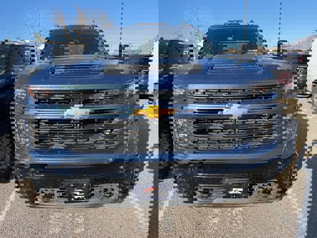 Certified 2024 Chevrolet Silverado 2500 Custom w/ Custom Convenience Package AWD/4WD image 2