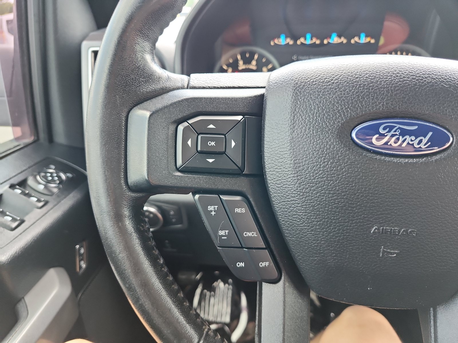 Used 2017 Ford F150 XLT w/ Equipment Group 302A Luxury AWD/4WD image 26