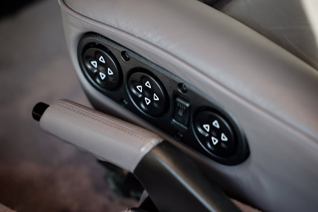 Used 1994 Porsche 928 GTS RWD image 27