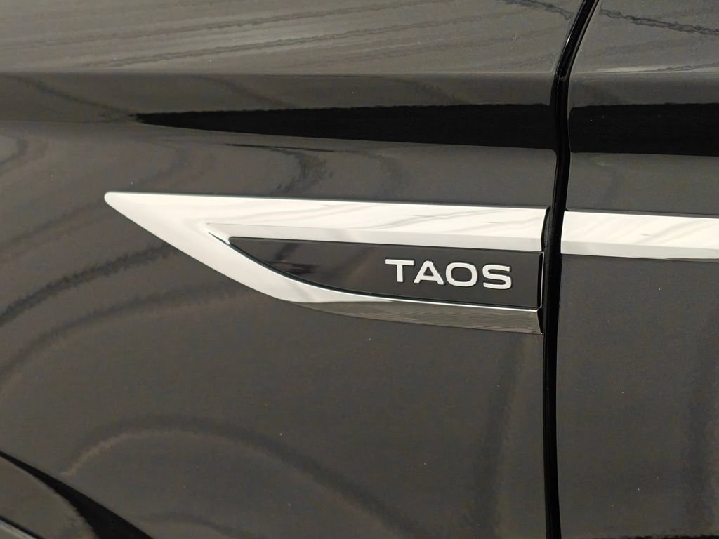 Used 2023 Volkswagen Taos SE AWD/4WD image 44
