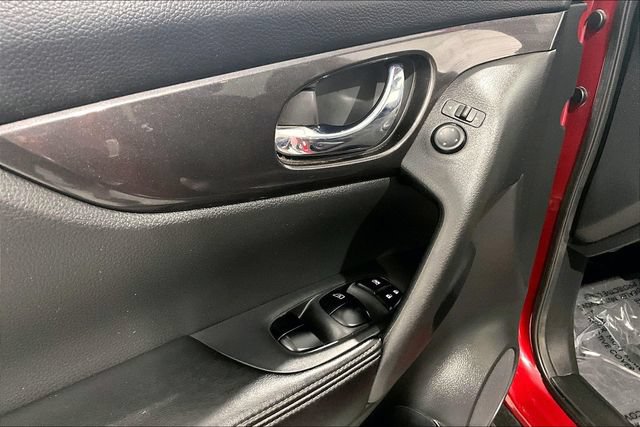Used 2019 Nissan Rogue SV AWD/4WD image 43