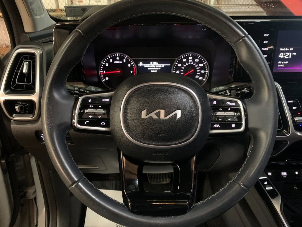 Used 2023 Kia Sorento EX w/ Panoramic Sunroof Package FWD image 28