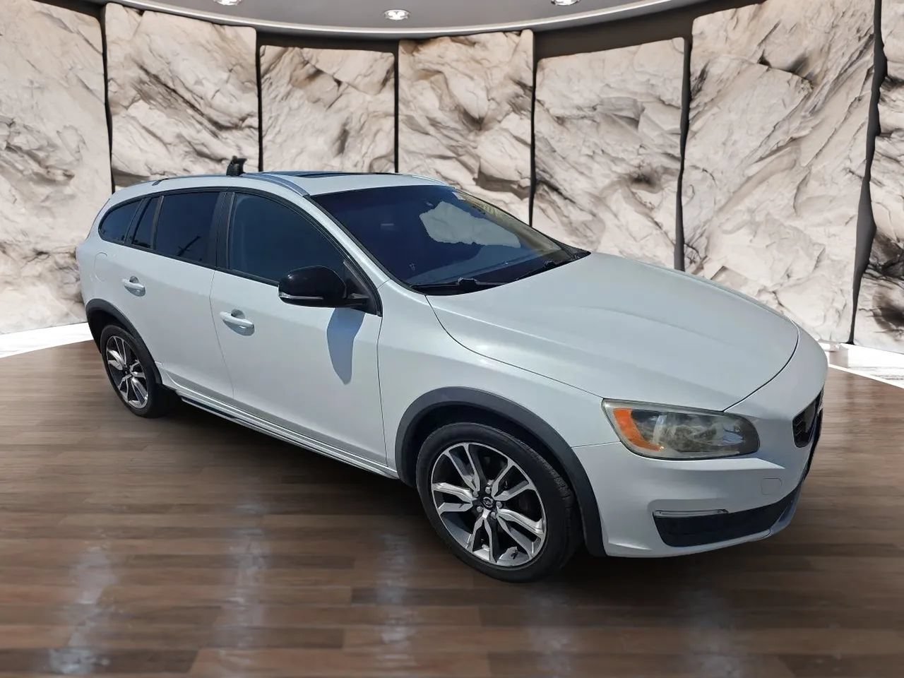 Used 2015 Volvo V60 T5 Cross Country w/ Protection Package AWD/4WD image 5