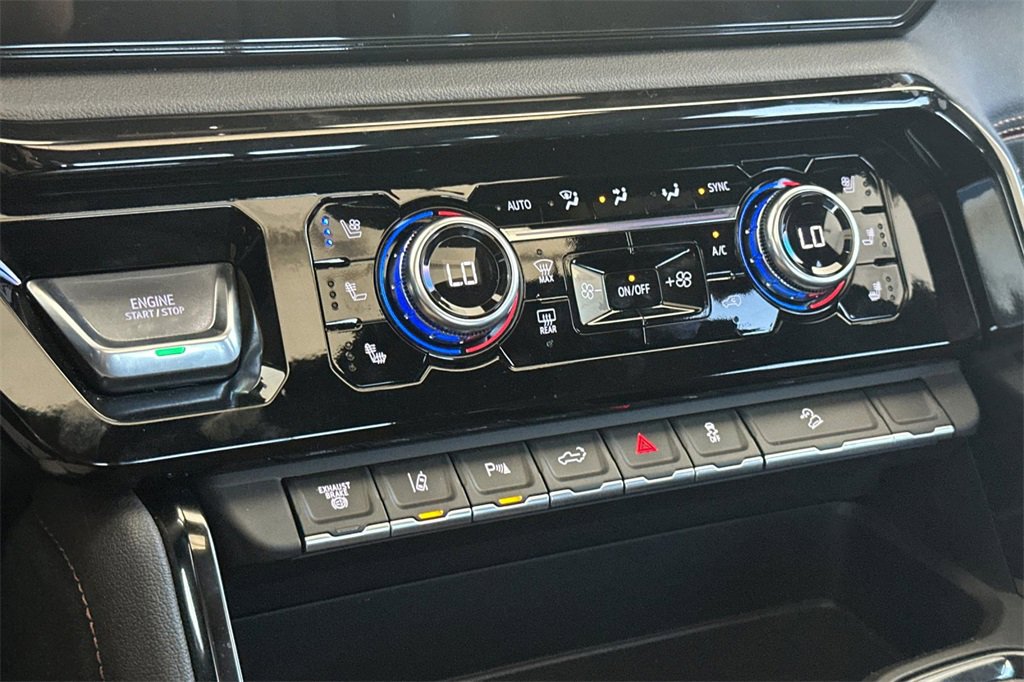 Used 2025 GMC Sierra 3500 AT4 w/ AT4 Premium Plus Package image 21