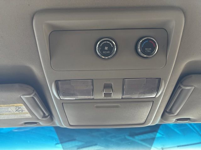 Used 2010 Nissan Pathfinder SE image 40